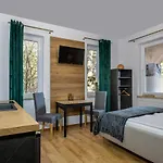 Willa Wiktoria W Rozewiu - Apartamenty Z Aneksem Kuchennym , Sniadanie W Cenie 3*